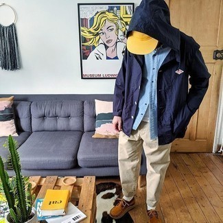 С чем носить оранжевую бейсболку мужчине