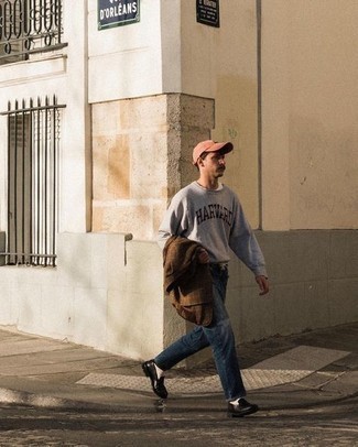 С чем носить оранжевую бейсболку мужчине