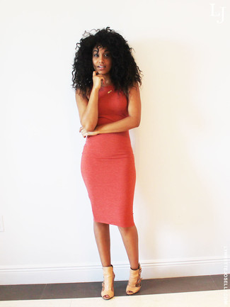 С чем носить оранжевое облегающее платье