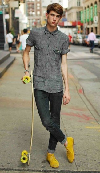 С чем носить оранжевые ботинки мужчине