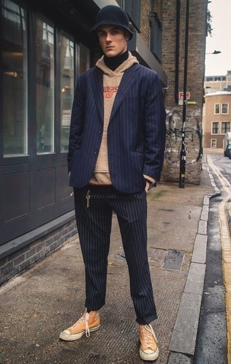 С чем носить оранжевые высокие кеды из плотной ткани мужчине