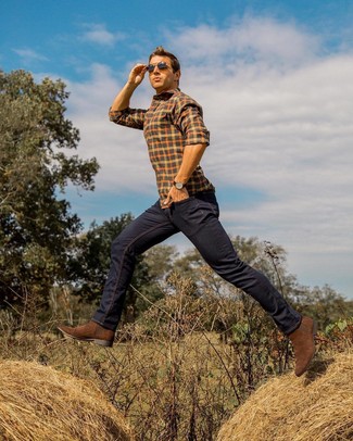 С чем носить оранжевую рубашку с длинным рукавом в клетку мужчине