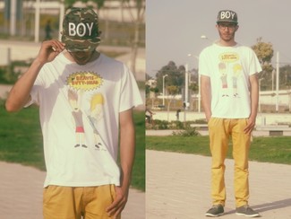 Какие низкие кеды носить с оранжевыми брюками чинос