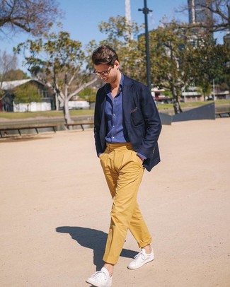 Какие низкие кеды носить с оранжевыми брюками чинос