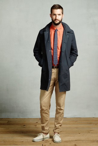 С чем носить оранжевую классическую рубашку мужчине