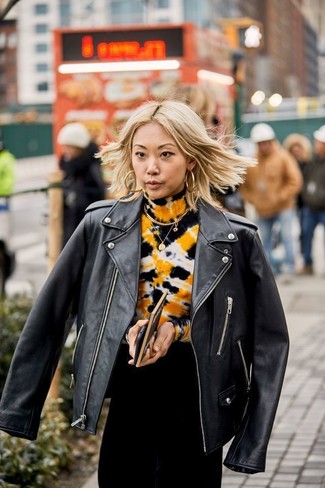 С чем носить оранжевые серьги