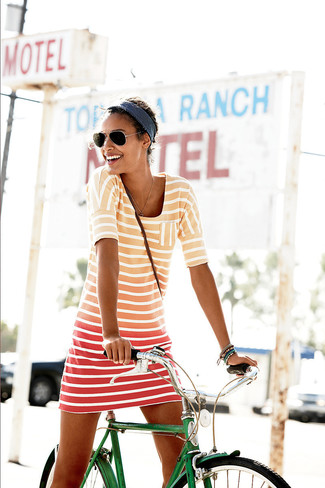 С чем носить оранжевое платье в горизонтальную полоску