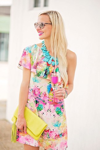 С чем носить оранжевую кожаную сумку женщине