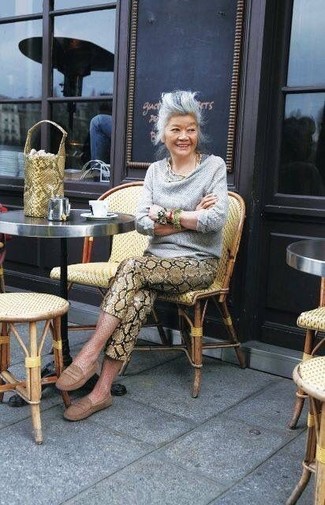 С чем носить оранжевую кожаную сумку женщине