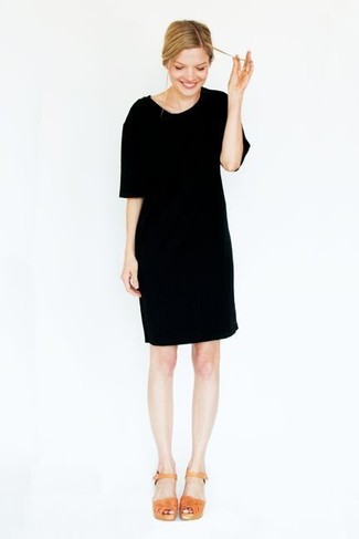 С чем носить оранжевые кожаные босоножки на каблуке