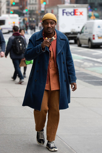 Какие длинные пальто носить с оранжевой рубашкой с длинным рукавом