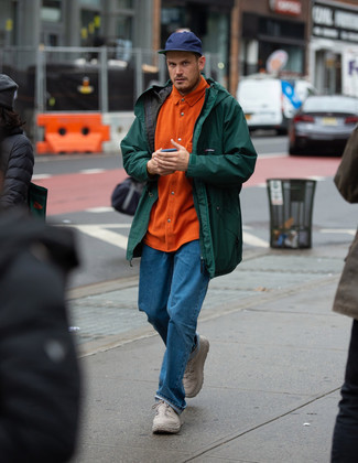 Какие дождевики носить с оранжевой рубашкой с длинным рукавом мужчине