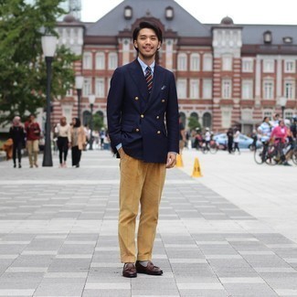 С чем носить оранжевые брюки мужчине