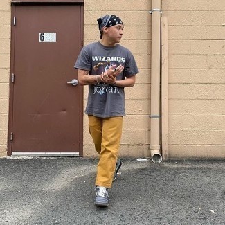 С чем носить оранжевые брюки мужчине