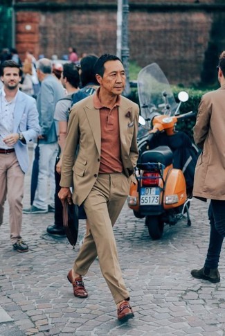 Какие лоферы носить с оранжевой футболкой-поло мужчине