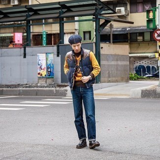 С чем носить оранжевый свитшот с принтом мужчине