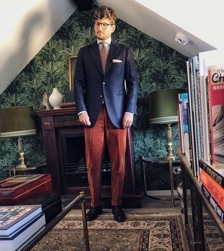 С чем носить оранжевый галстук с принтом мужчине