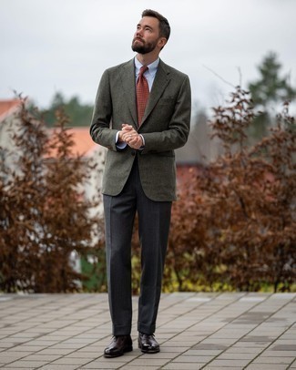 С чем носить оранжевый галстук с принтом мужчине