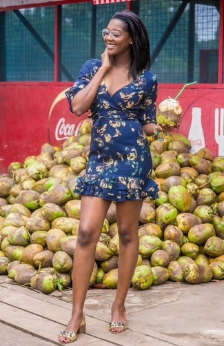 С чем носить оранжевые босоножек женщине