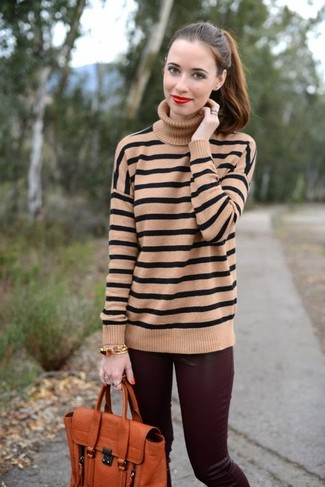 С чем носить оранжевую сумку-саквояж