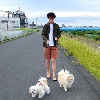 Какие сланцы носить с оранжевыми шортами мужчине