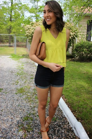 Какие гладиаторы носить с оранжевым топом без рукавов