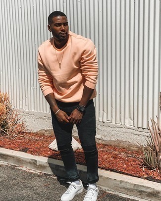 Какие джинсы носить с оранжевым свитшотем мужчине
