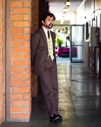 Какие лоферы носить с оранжевым жилетом