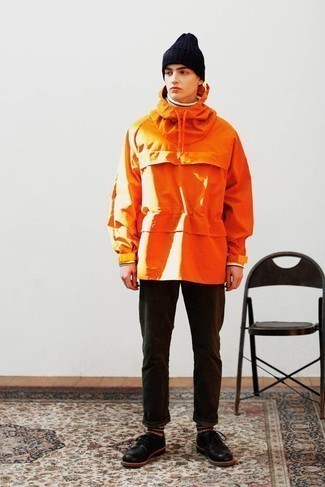 Какие туфли дерби носить с оранжевой ветровкой