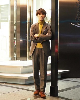 С чем носить оранжевую шерстяную водолазку мужчине