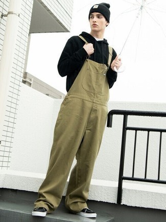 С чем носить комбинезон мужчине