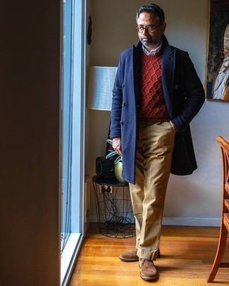 Как носить длинное пальто с вязаным свитером