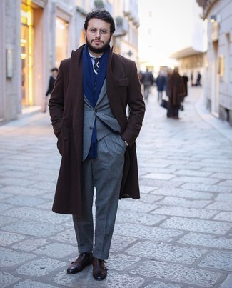 Как носить длинное пальто с костюмом-тройкой