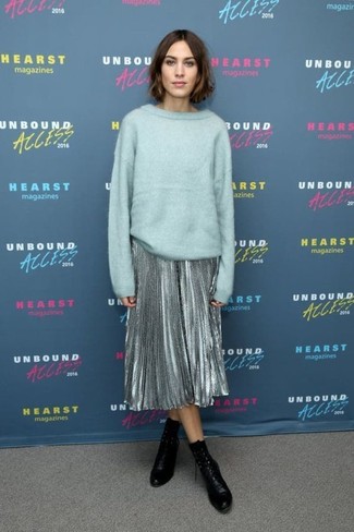 Как носить свободный свитер с юбкой-миди