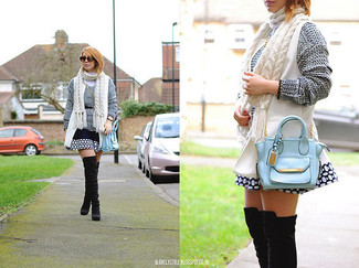 Как носить свободный свитер с безрукавкой