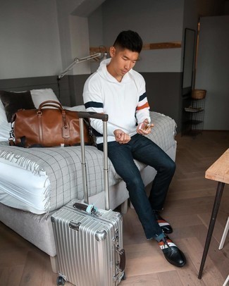 Как носить оксфорды с джинсами