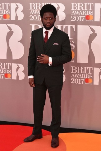 С чем носить нагрудный платок с "огурцами"