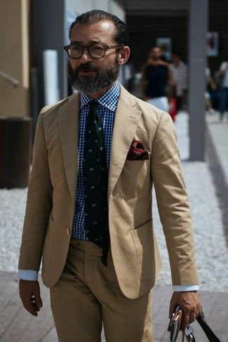 С чем носить нагрудный платок с "огурцами"