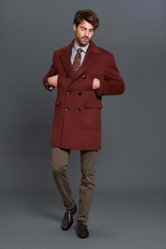 С чем носить галстук с "огурцами" мужчине