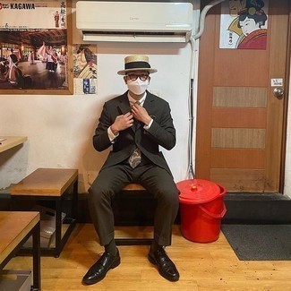 С чем носить галстук с "огурцами" мужчине