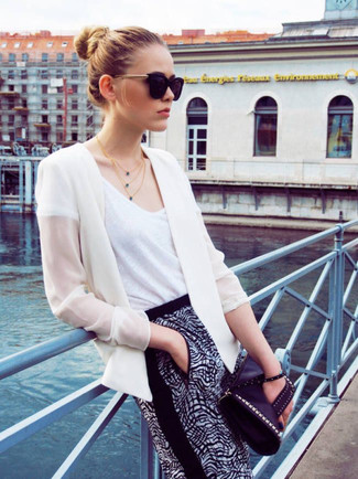 С чем носить пижамные штаны женщине