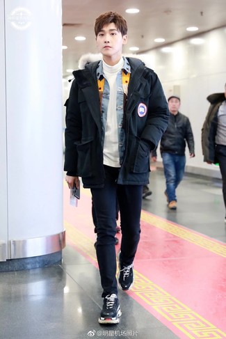 Как носить парку с кроссовками мужчине