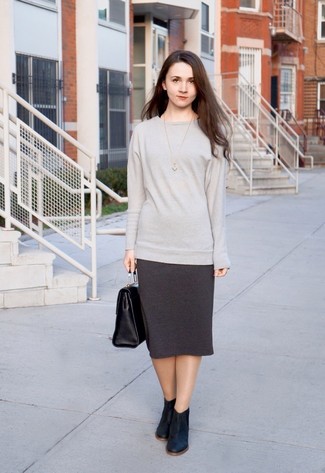 Как носить юбку-карандаш с свободным свитером