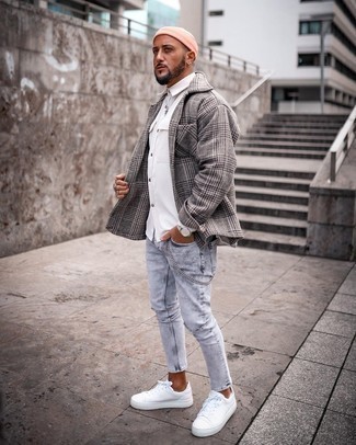 С чем носить розовую шапку мужчине