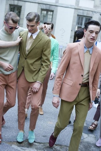 Какие классические брюки носить с розовым пиджаком мужчине