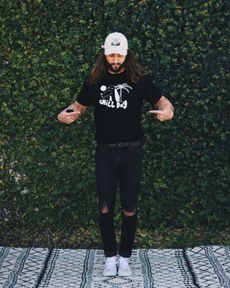 С чем носить розовые высокие кеды из плотной ткани мужчине