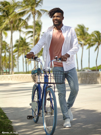 С чем носить розовую футболку с круглым вырезом мужчине