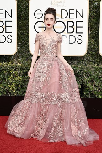 С чем носить розовое кружевное платье