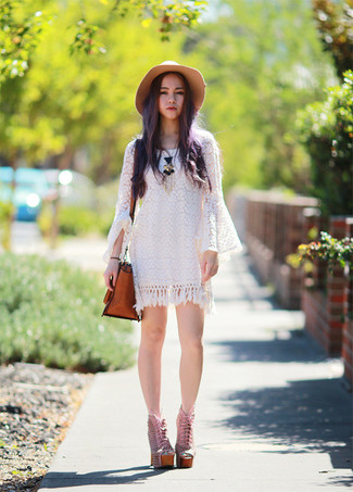 С чем носить розовые кожаные ботинки женщине