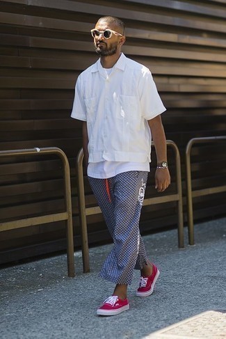 С чем носить розовые низкие кеды мужчине